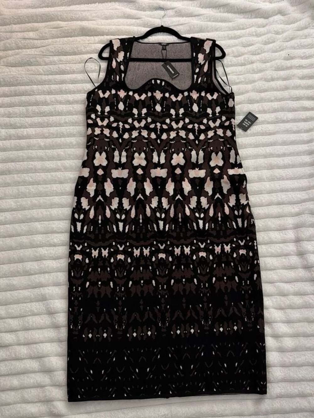 Express Abstract Print Sweetheart Neck Knit Midi Dress Size XL NWT